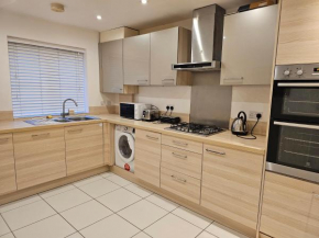 Stansted Airport Serviced Accommodation x DM for Weekly x Monthly Deals by D6ten Homes Ltd